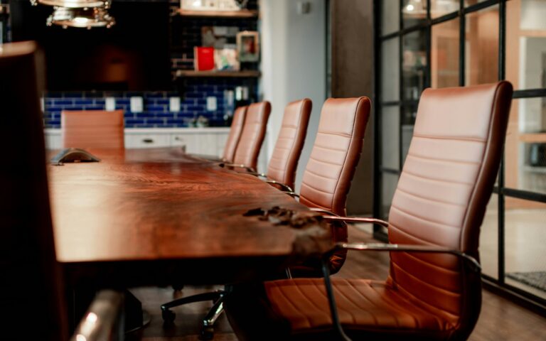 CEO, CFO, COO: Bedeutung der C-Level-Rollen im Startup