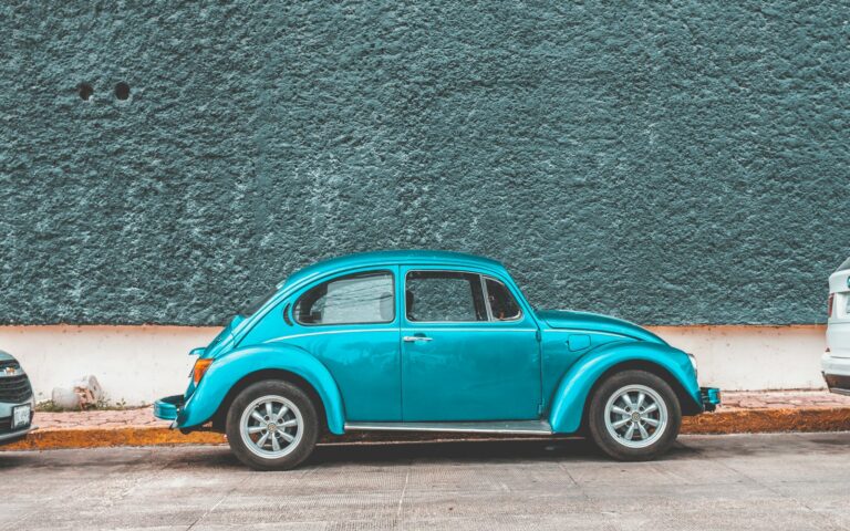 Firmenwagen für Selbstständige: 1-%-Regel, Fahrtenbuch, E-Auto