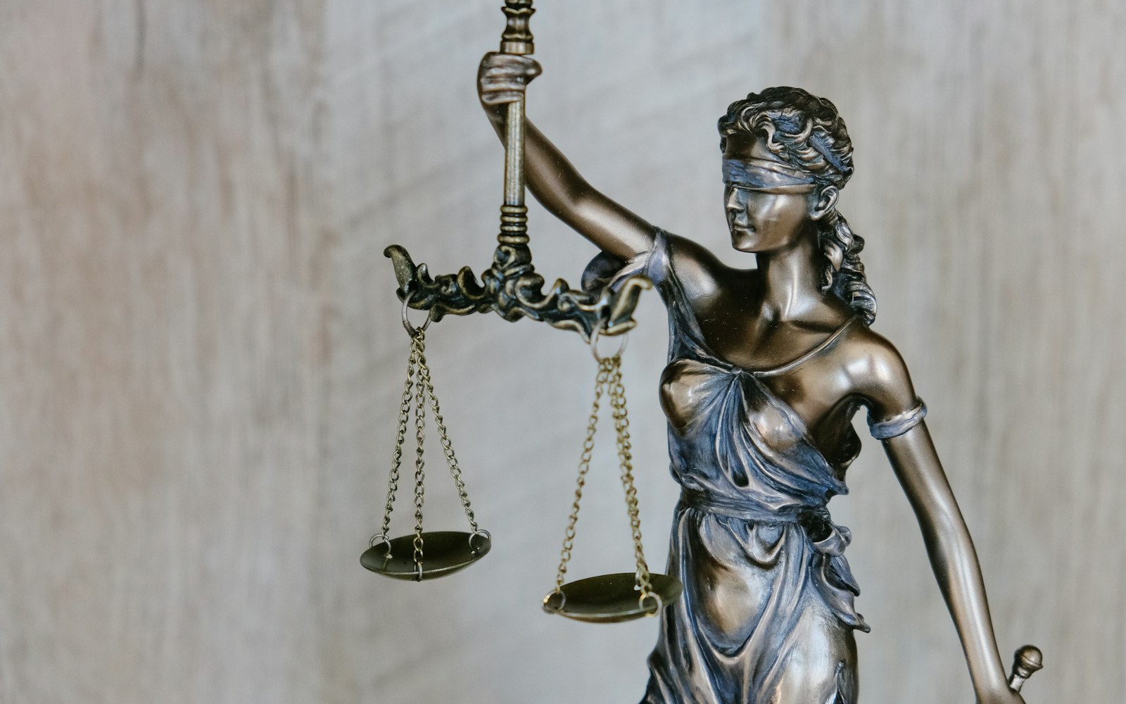 Symbolbild: Rechtliche Grundlagen der Gründung: Checkliste bis zum ersten Kunden
