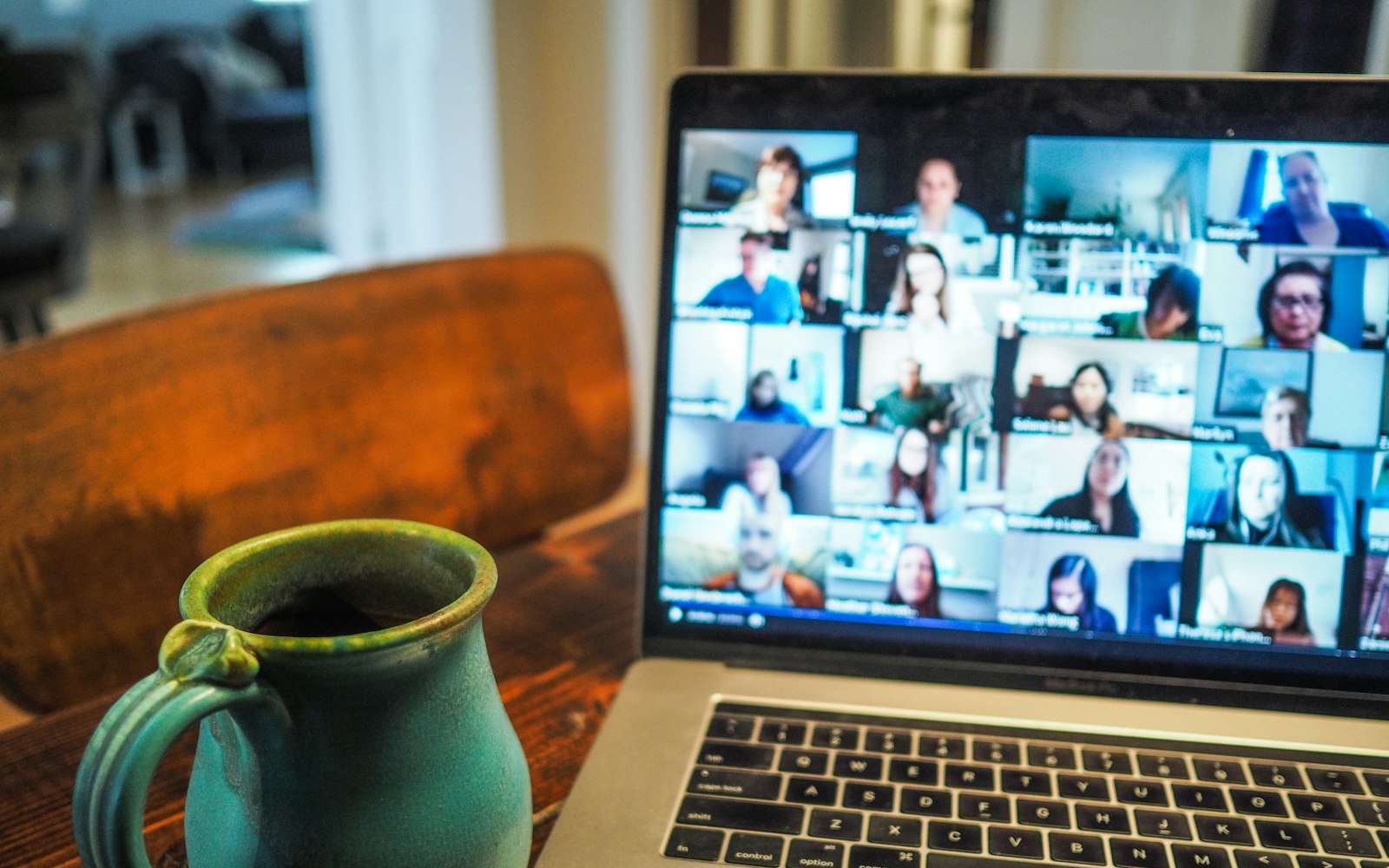 Symbolbild: Remote Team führen: So baust du ein Remote-Startup auf