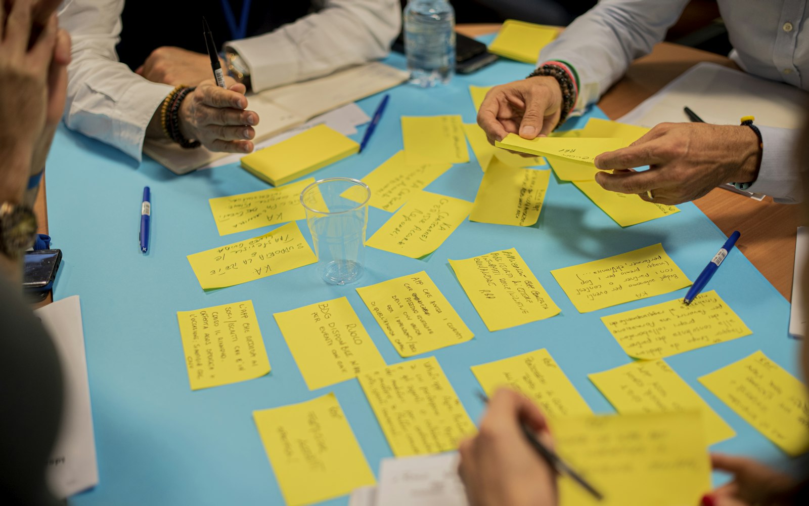 Symbolbild: Wissensmanagement im Startup: Dokumentation, Onboarding, Lernen